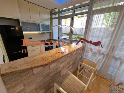 Velisava Vulovica | 4zida.rs