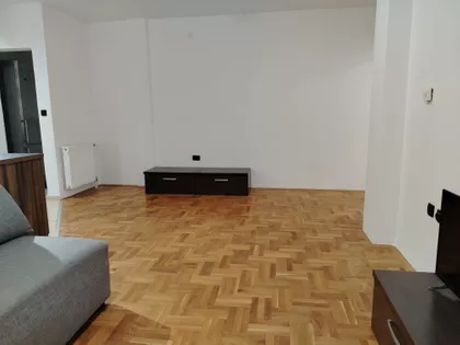Dr Svetislava Kasapinovića | 4zida.rs