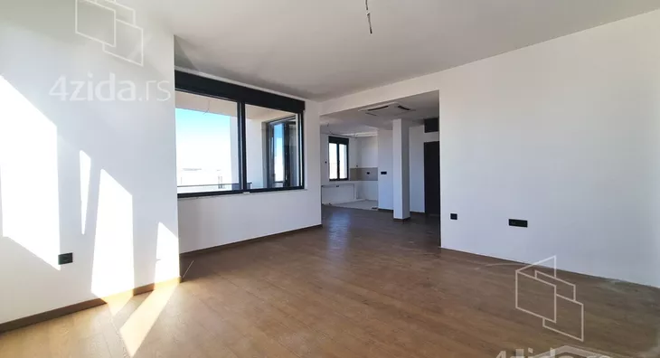 Četvoroiposoban stan | 4zida