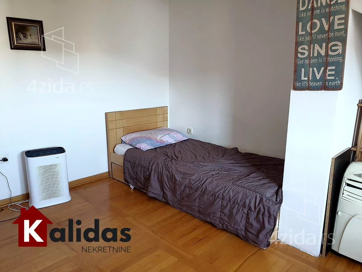 Petosoban stan | 4zida