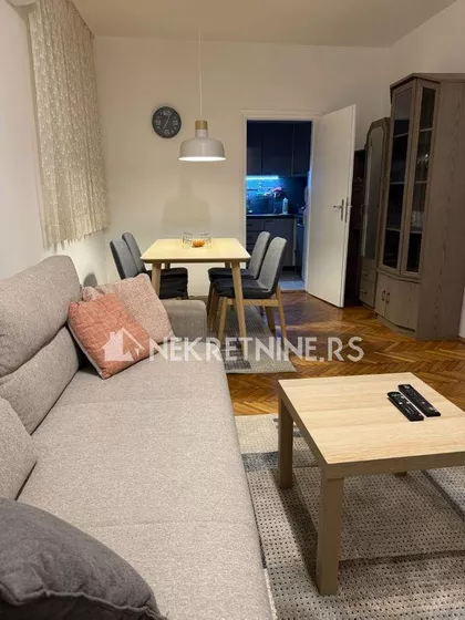 Ustanička | 4zida.rs