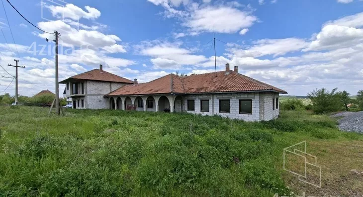 Poslovna zgrada | 4zida