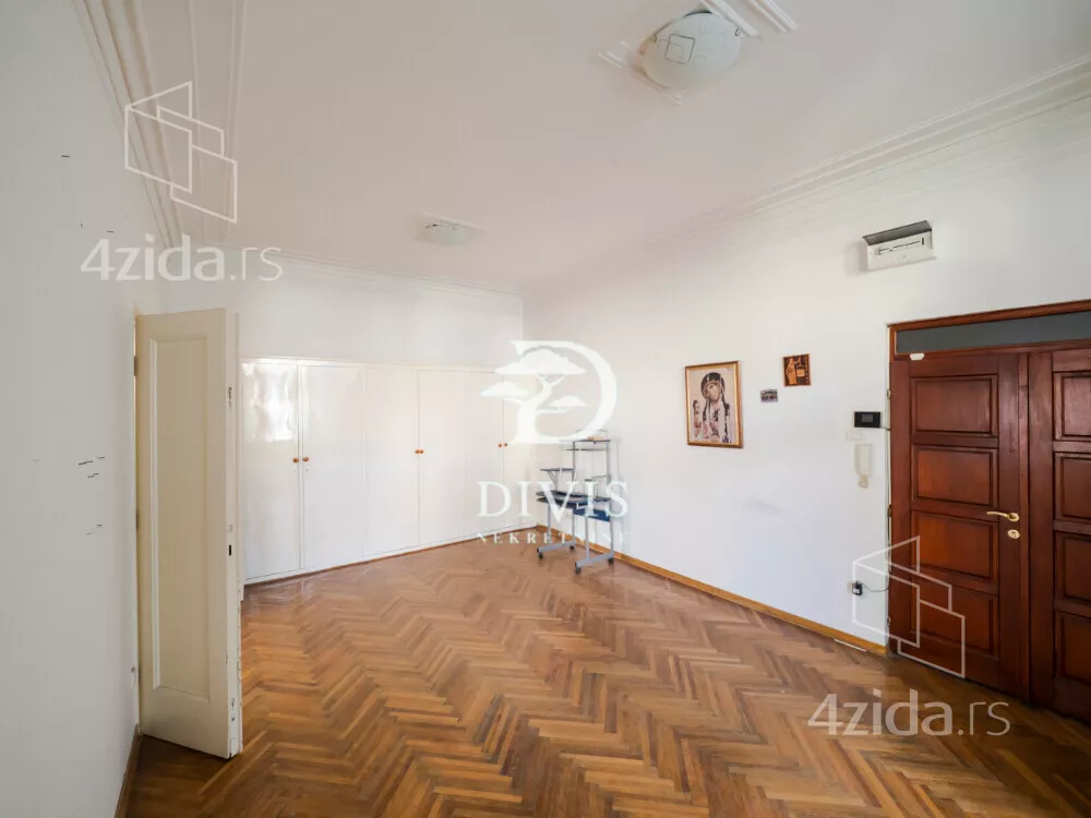 Četvoroiposoban stan | 4zida