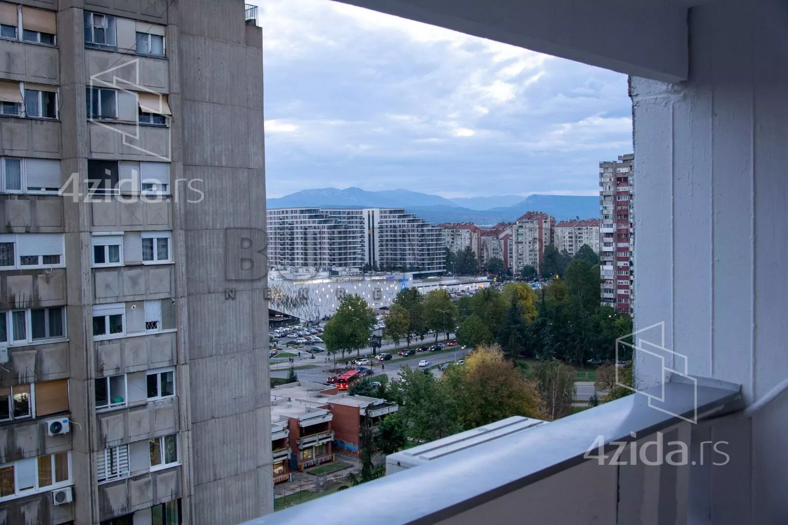 Dvoiposoban stan | 4zida