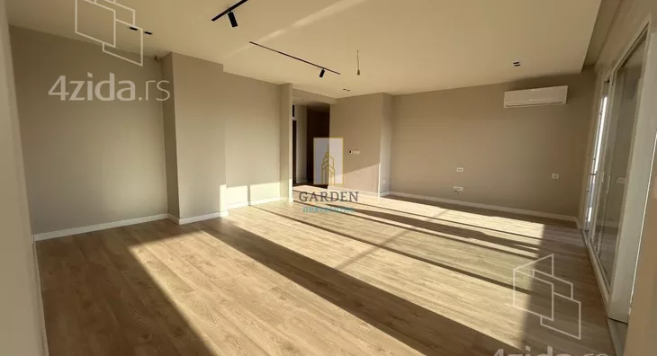 Četvoroiposoban stan | 4zida