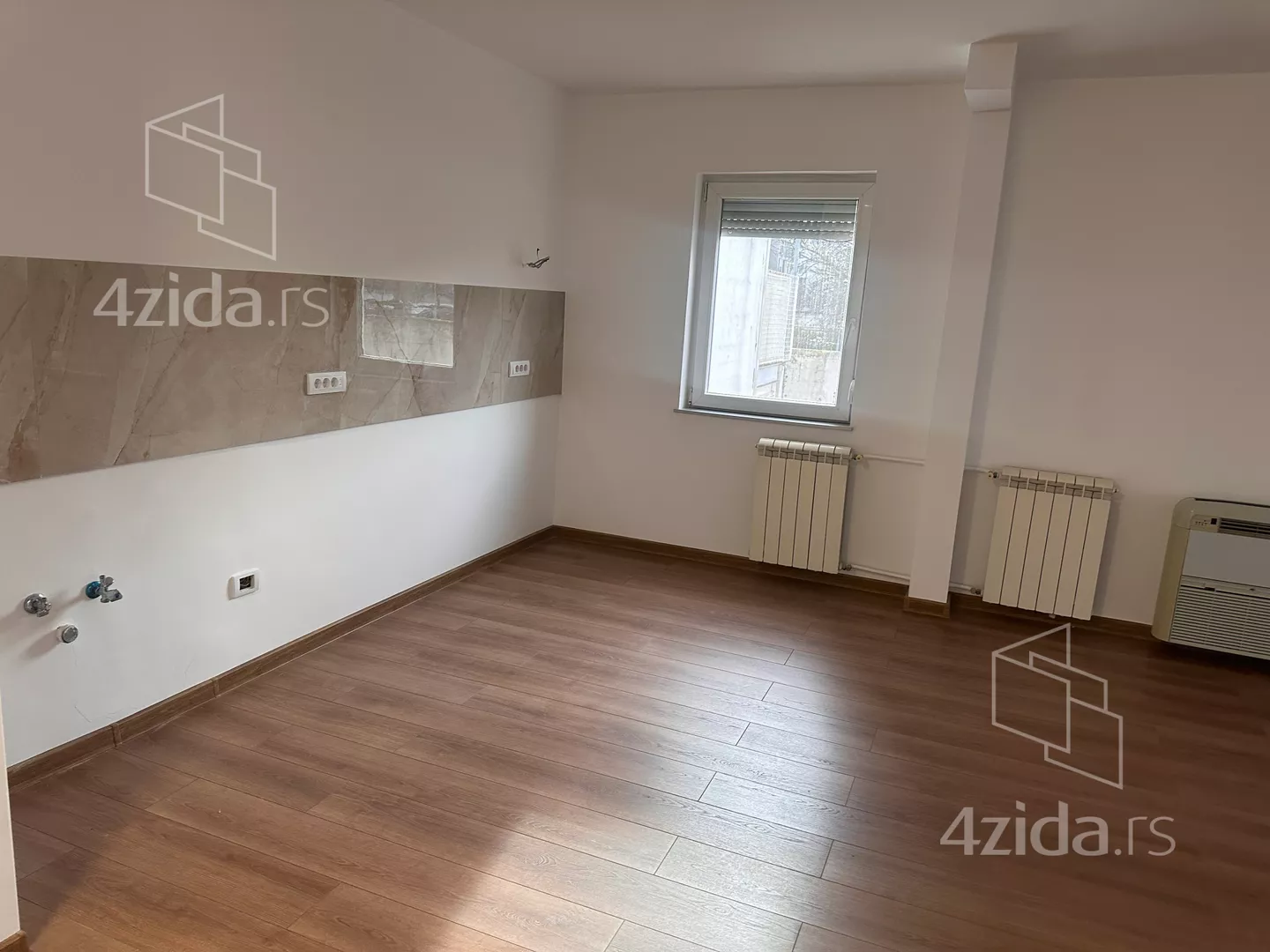 Petosoban stan | 4zida