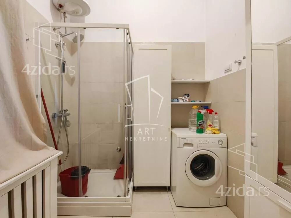 Četvoroiposoban stan | 4zida