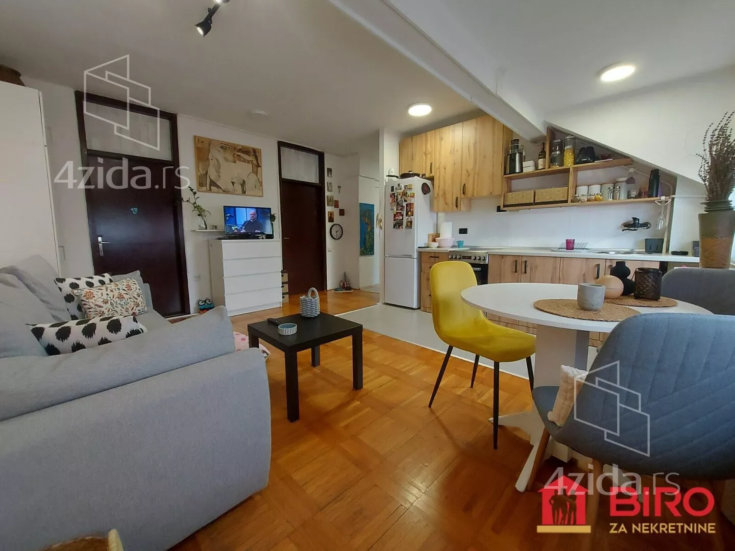 Dvoiposoban stan | 4zida