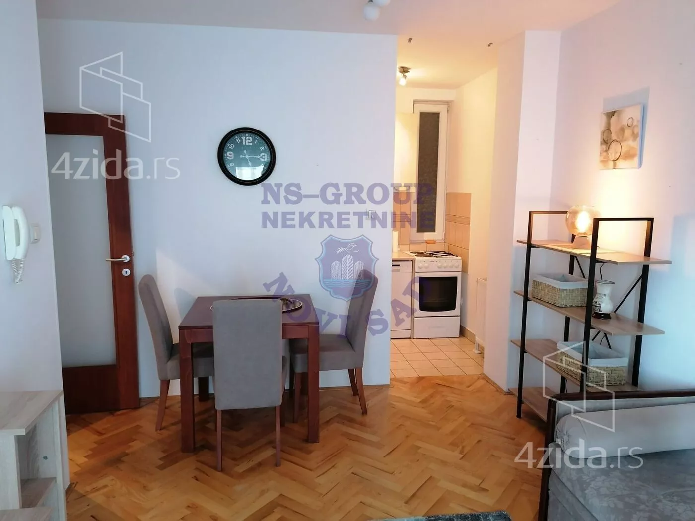 Jednoiposoban stan | 4zida