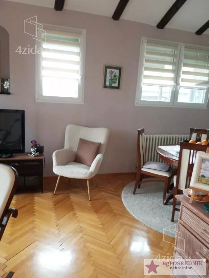 Četvoroiposoban stan | 4zida