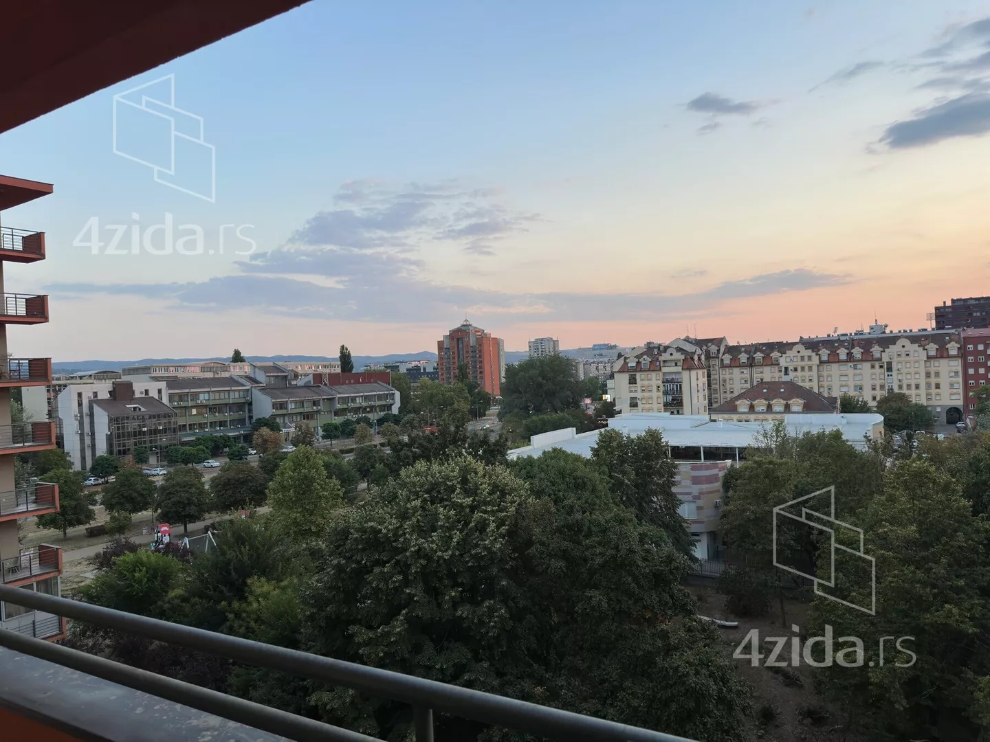 Jednoiposoban stan | 4zida