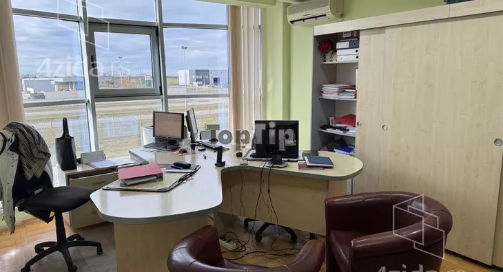 Poslovna zgrada | 4zida