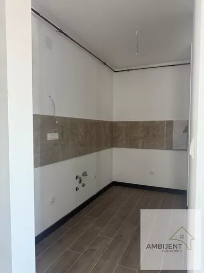 Novi Banovci | 4zida.rs