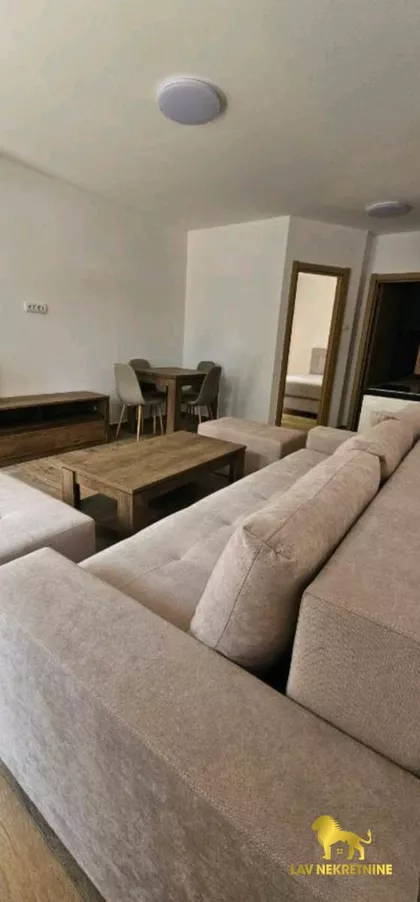 SOFIJE VUJIĆ | 4zida.rs