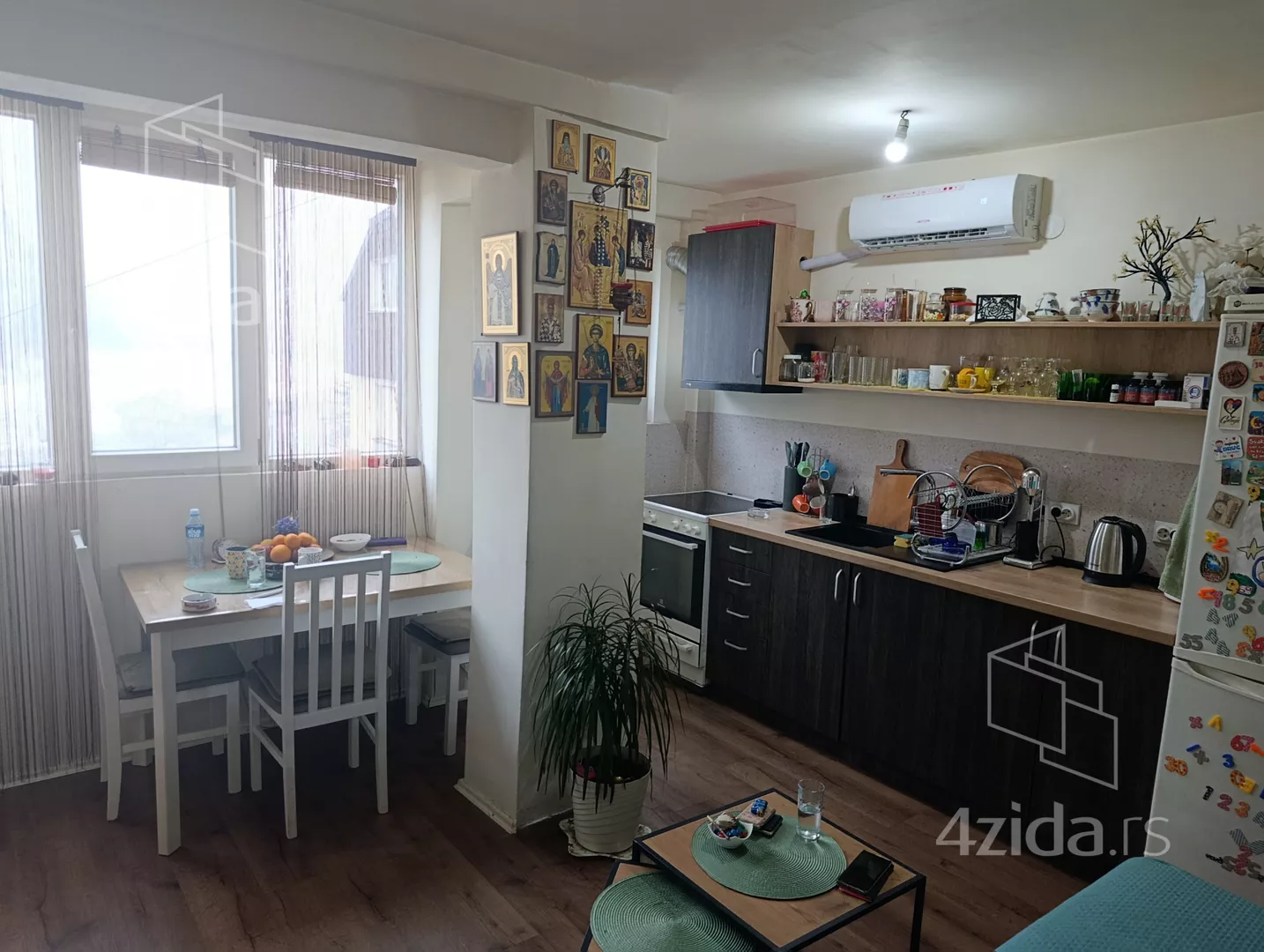 Dvoiposoban stan | 4zida