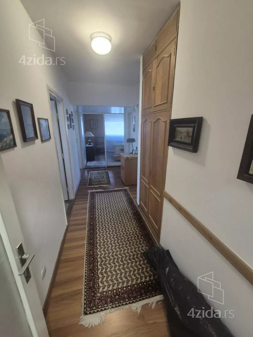 Četvoroiposoban stan | 4zida