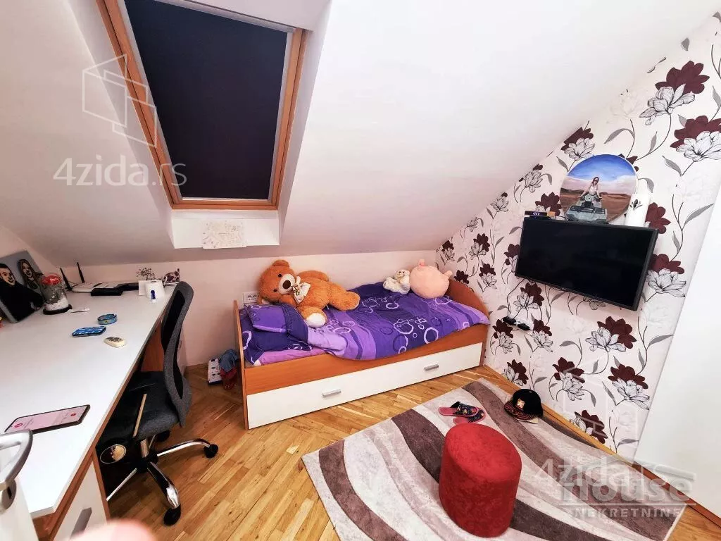 Petoiposoban stan | 4zida