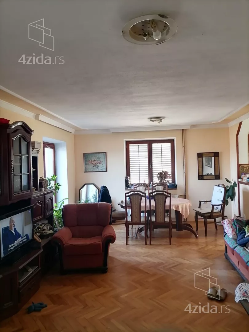 4-etažna kuća | 4zida