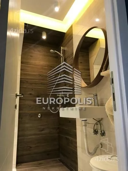 Četvoroiposoban stan | 4zida