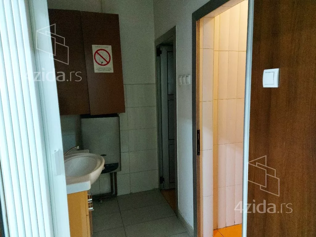 Lokal | 4zida