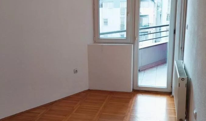 Četvoroiposoban stan | 4zida