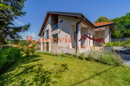 Izvorska | 4zida.rs