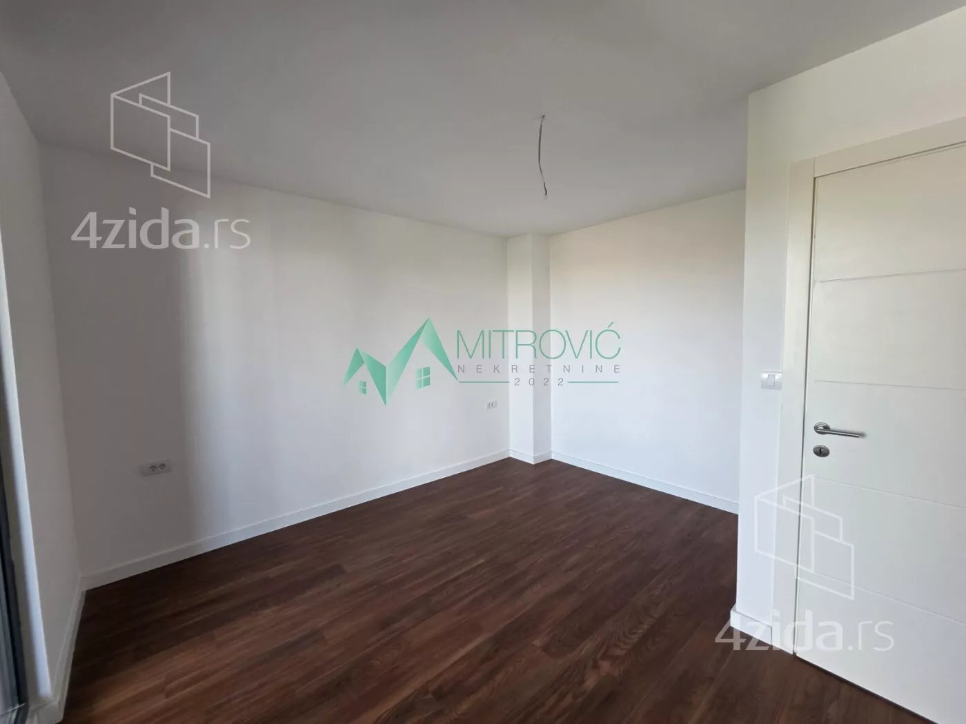 Šestosoban stan | 4zida