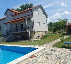 Lipovica, Barajevo opština, Beograd, dvoetažna | 4zida.rs