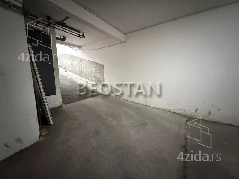 Garaža | 4zida
