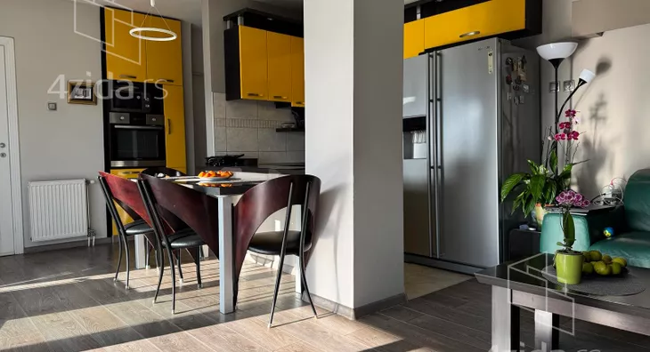 Troiposoban stan | 4zida