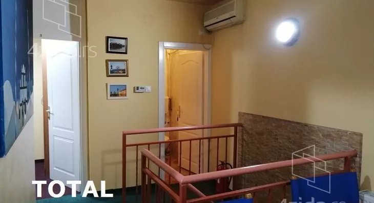 Četvoroiposoban stan | 4zida
