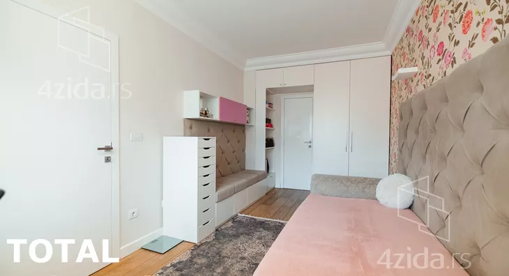 Šestosoban stan | 4zida