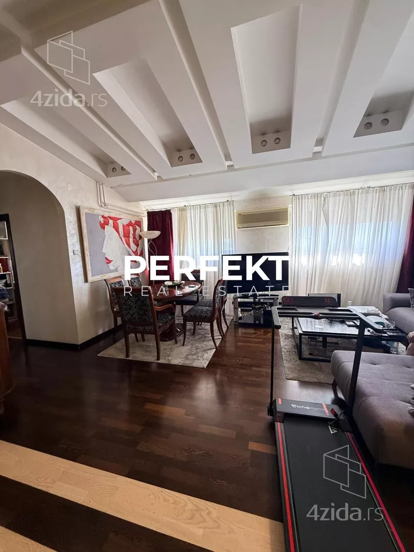 Četvoroiposoban stan | 4zida