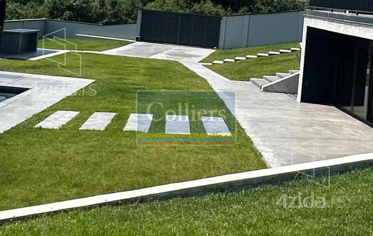 Sedmosoban stan | 4zida