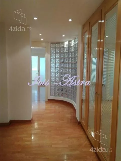 Šestosoban stan | 4zida