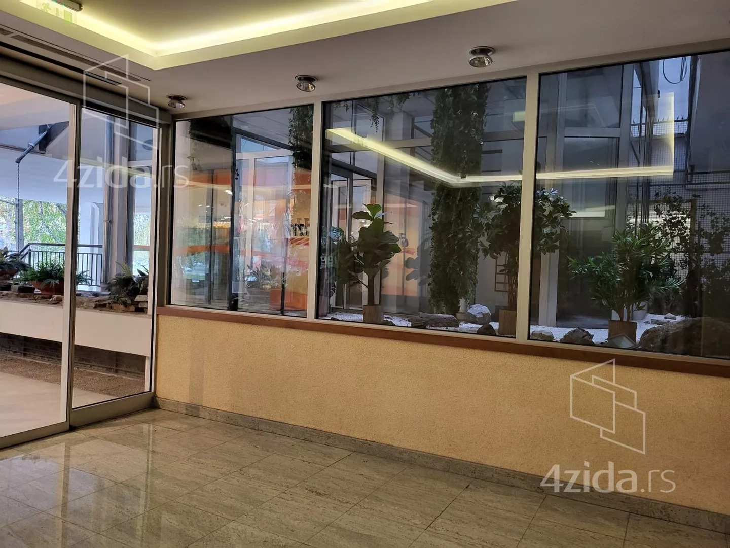 Poslovni prostor | 4zida