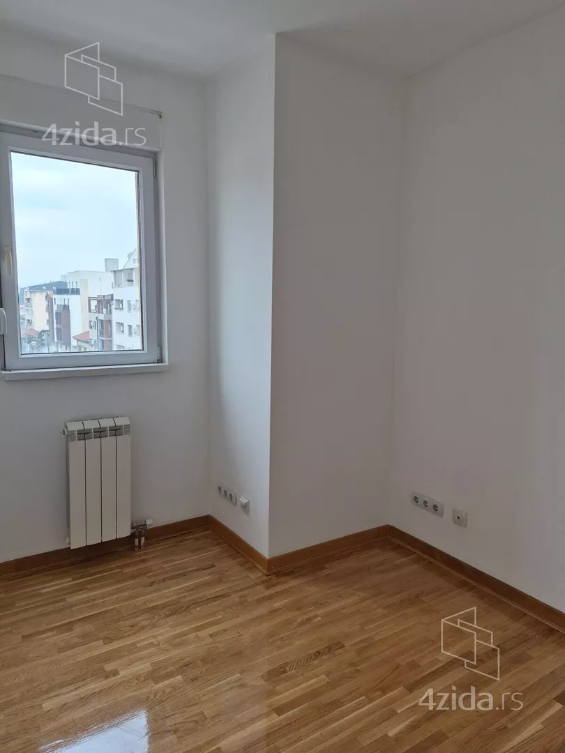 Četvoroiposoban stan | 4zida