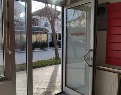 Poslovna zgrada | 4zida