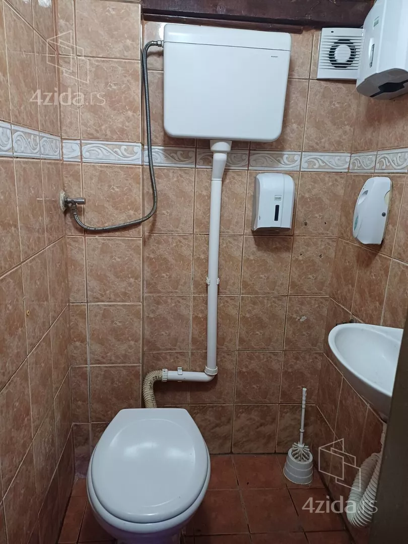 Lokal | 4zida