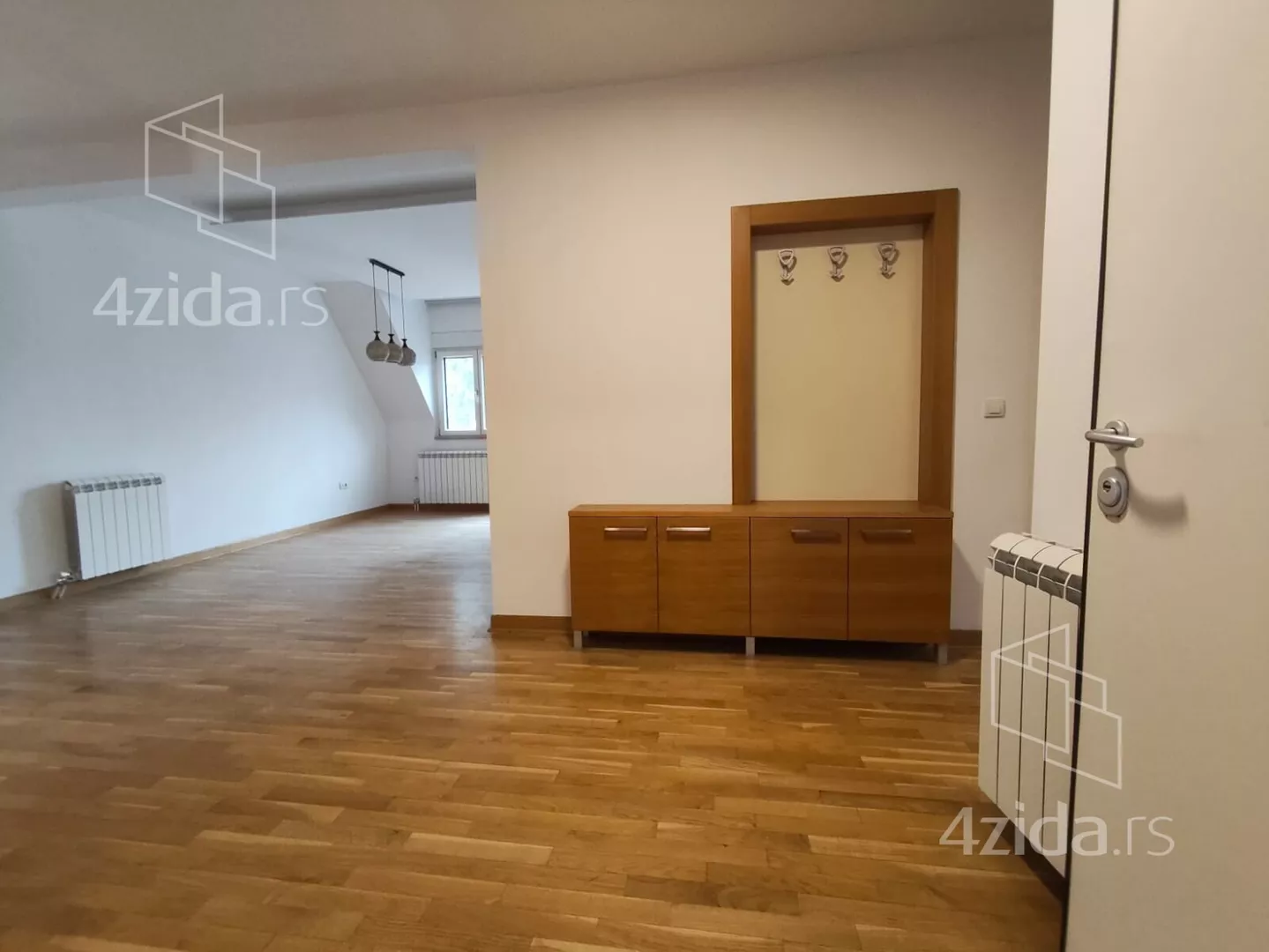 Petosoban stan | 4zida