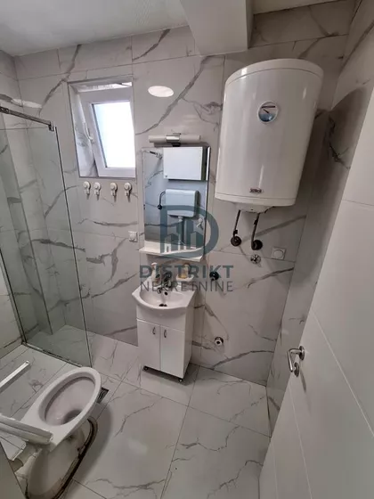 Crveni Pevac | 4zida.rs