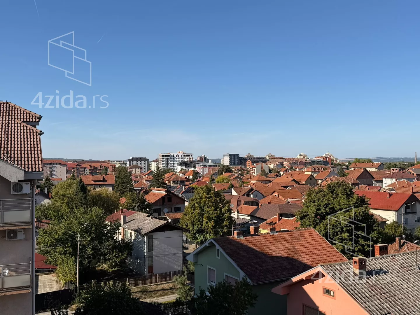 Troiposoban stan | 4zida