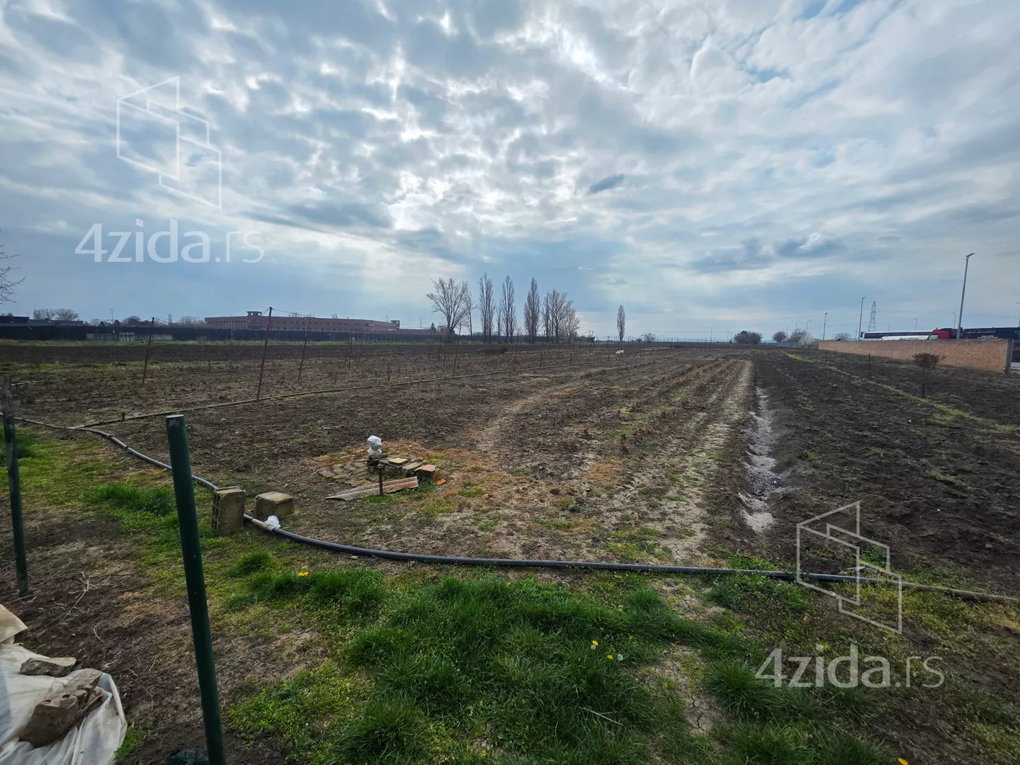 Građevinsko zemljište | 4zida