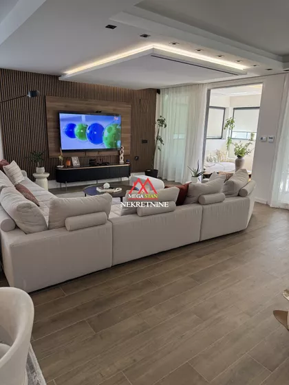 Kamenjar 4 | 4zida.rs