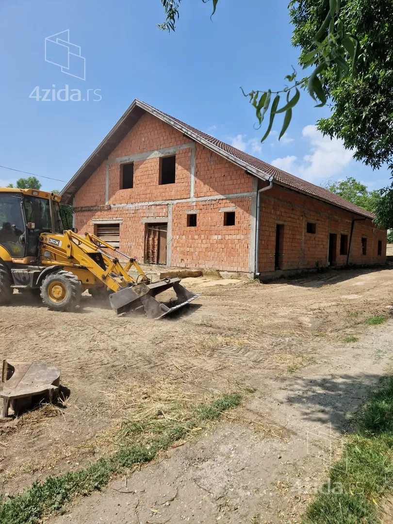 Poslovna zgrada | 4zida
