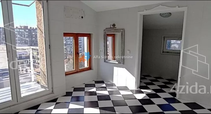 Petosoban stan | 4zida