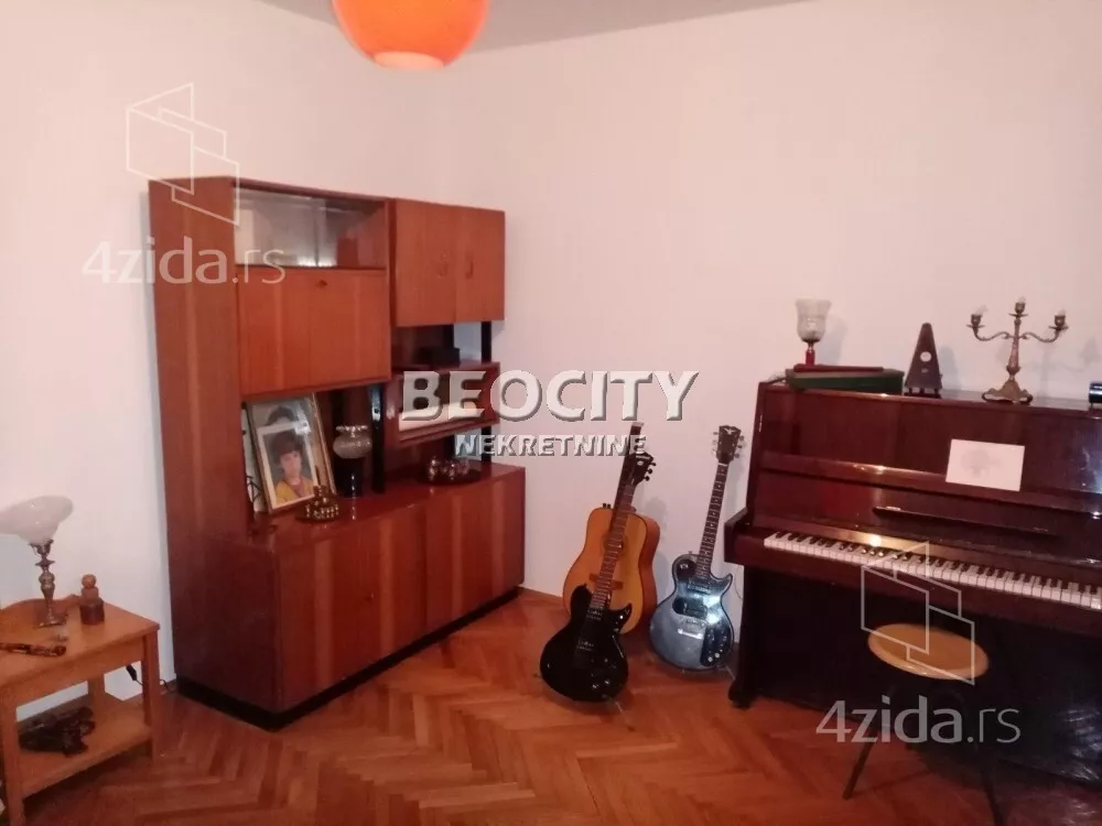 Četvoroiposoban stan | 4zida