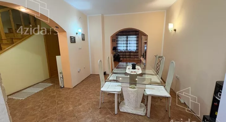 3-etažna kuća | 4zida