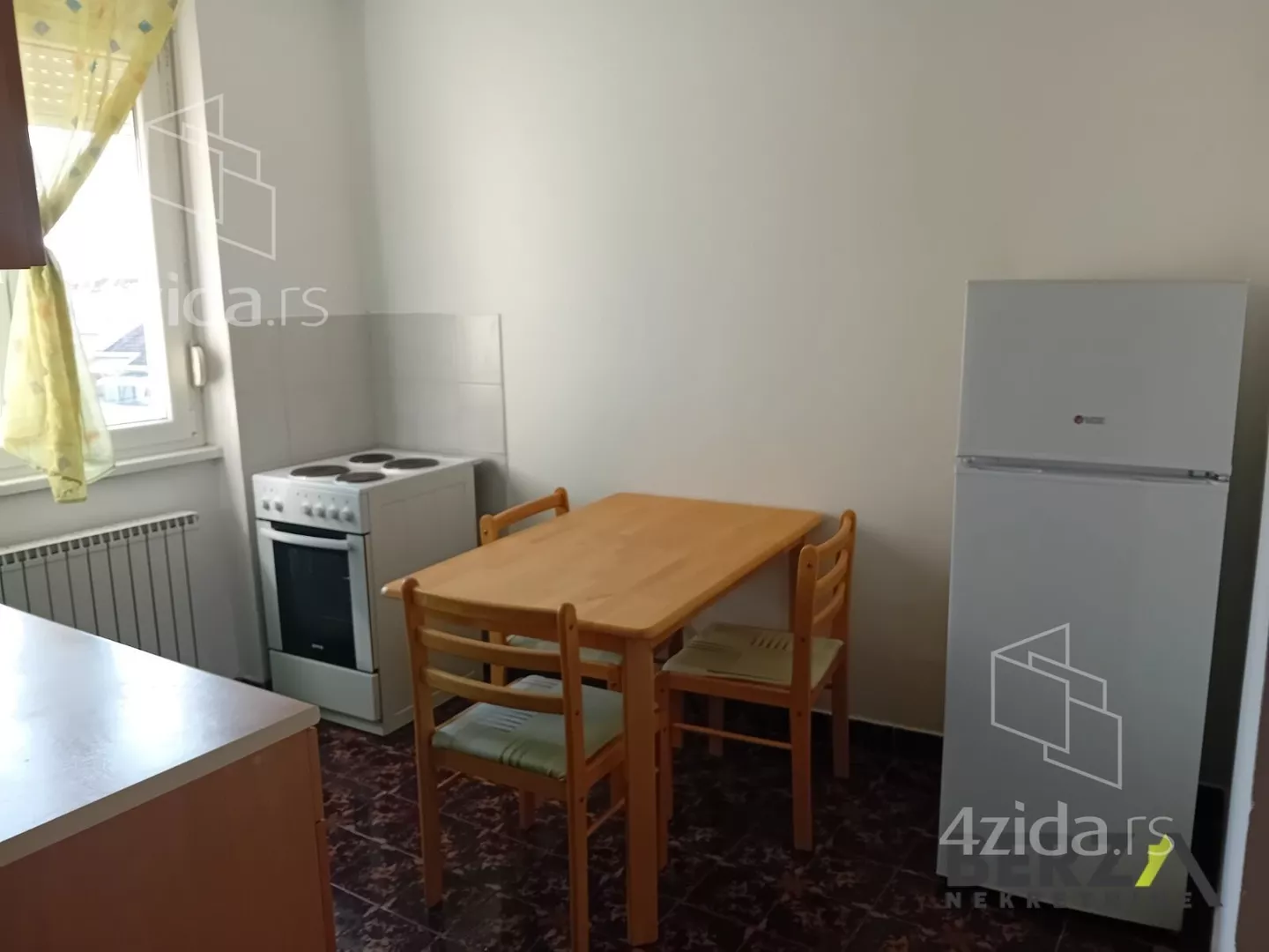 Jednoiposoban stan | 4zida