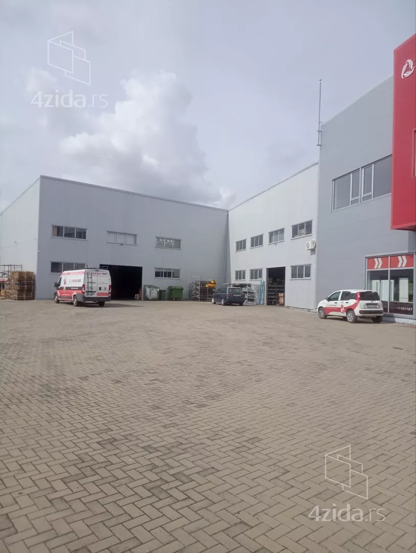 Poslovna zgrada | 4zida